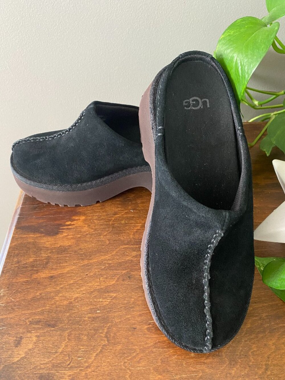 UGG Women's Black Suede Clog Mules. Size 8